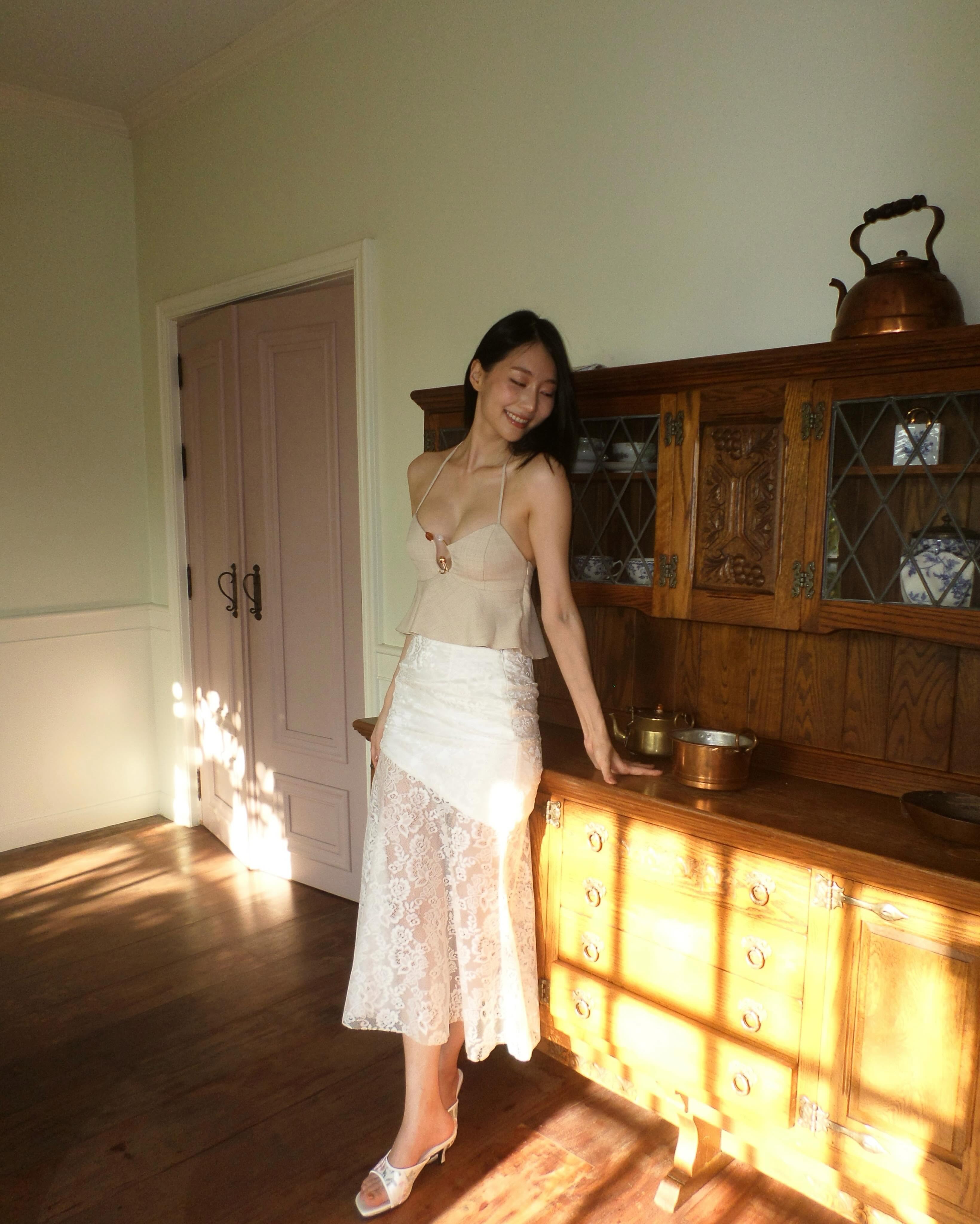 Sexy lace skirt