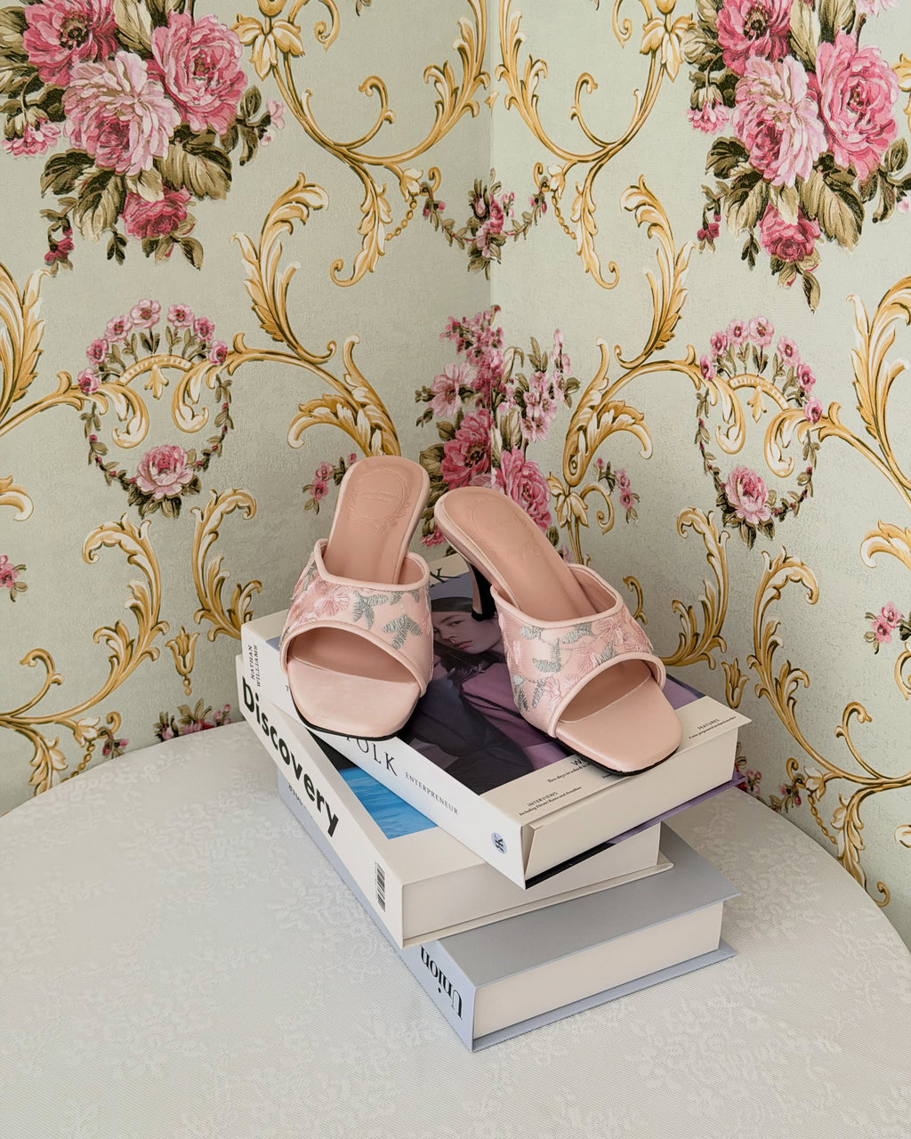 Magnolia kitten heels