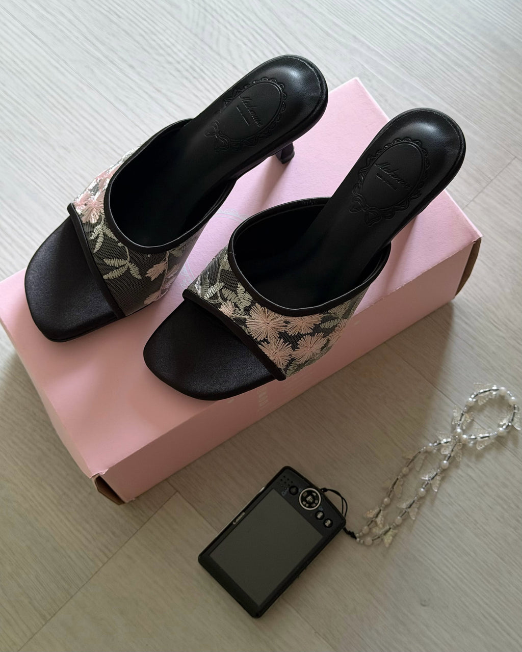 Magnolia kitten heels