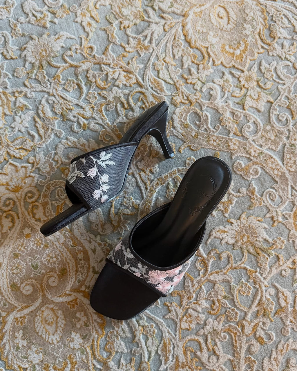 Magnolia kitten heels